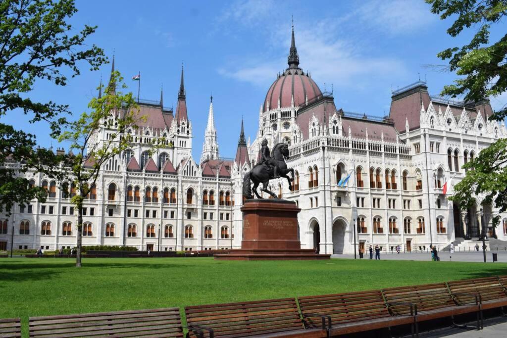 Cosy Apartment Just Next To Parliament ブダペスト エクステリア 写真